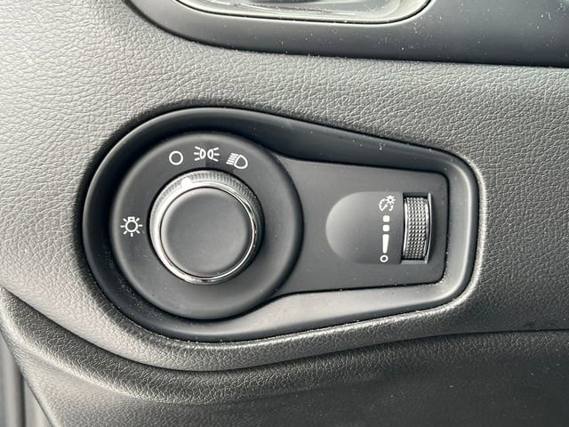 Used 2023 Jeep Renegade Latitude image 14