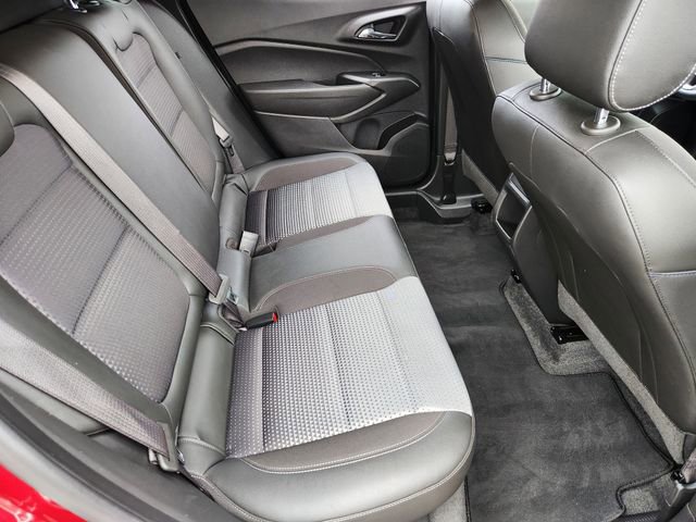 Used 2025 Chevrolet Trax LT w/ LT Convenience Package image 31