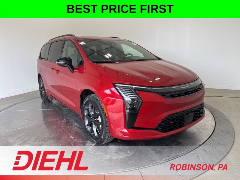 New 2027 Chrysler Pacifica Limited w/ Family Tech Group