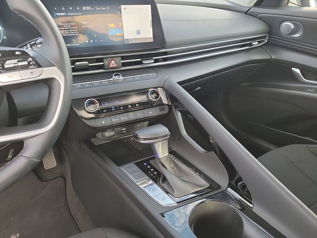 Used 2024 Hyundai Elantra SEL w/ Convenience Package image 20