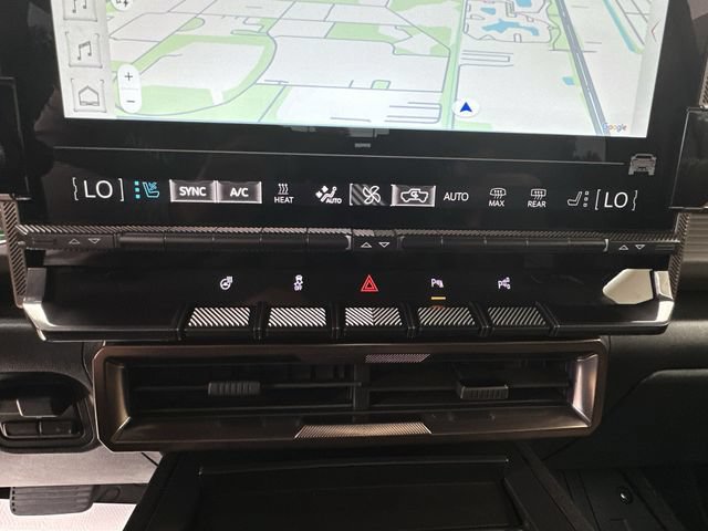 Certified 2025 GMC Hummer EV 2X AWD/4WD image 11