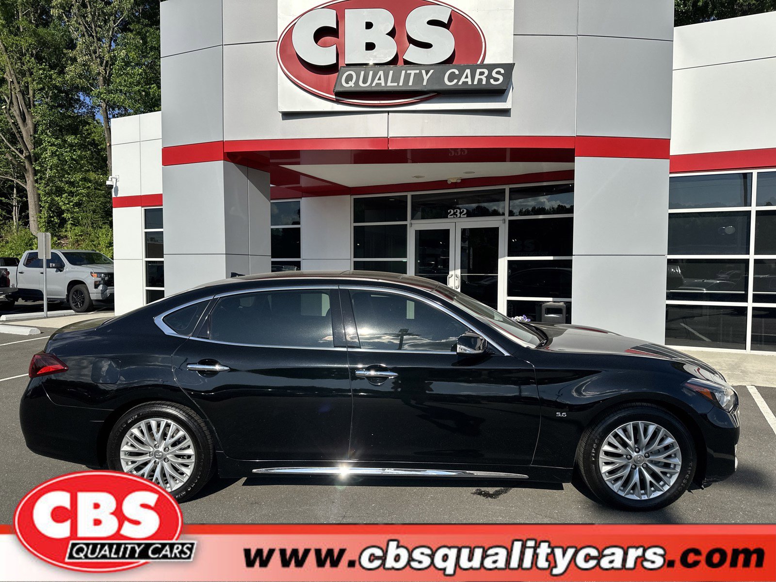 Used 2015 INFINITI Q70 L 5.6 w/ V8 Deluxe Technology Package RWD image 1