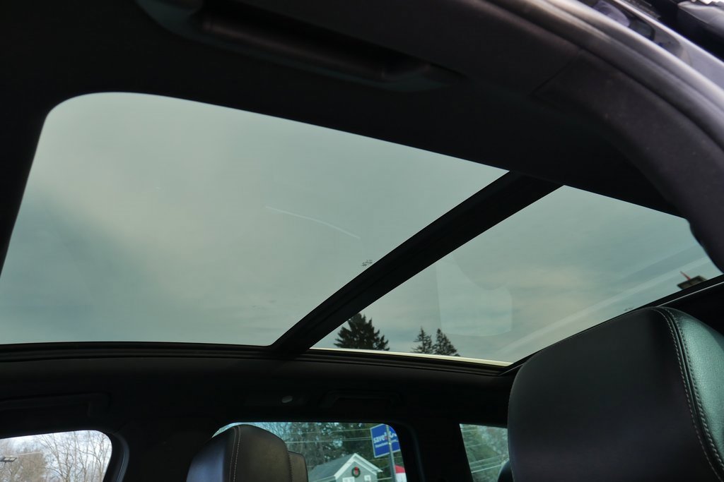 Used 2017 Volkswagen Touareg Wolfsburg Edition image 23