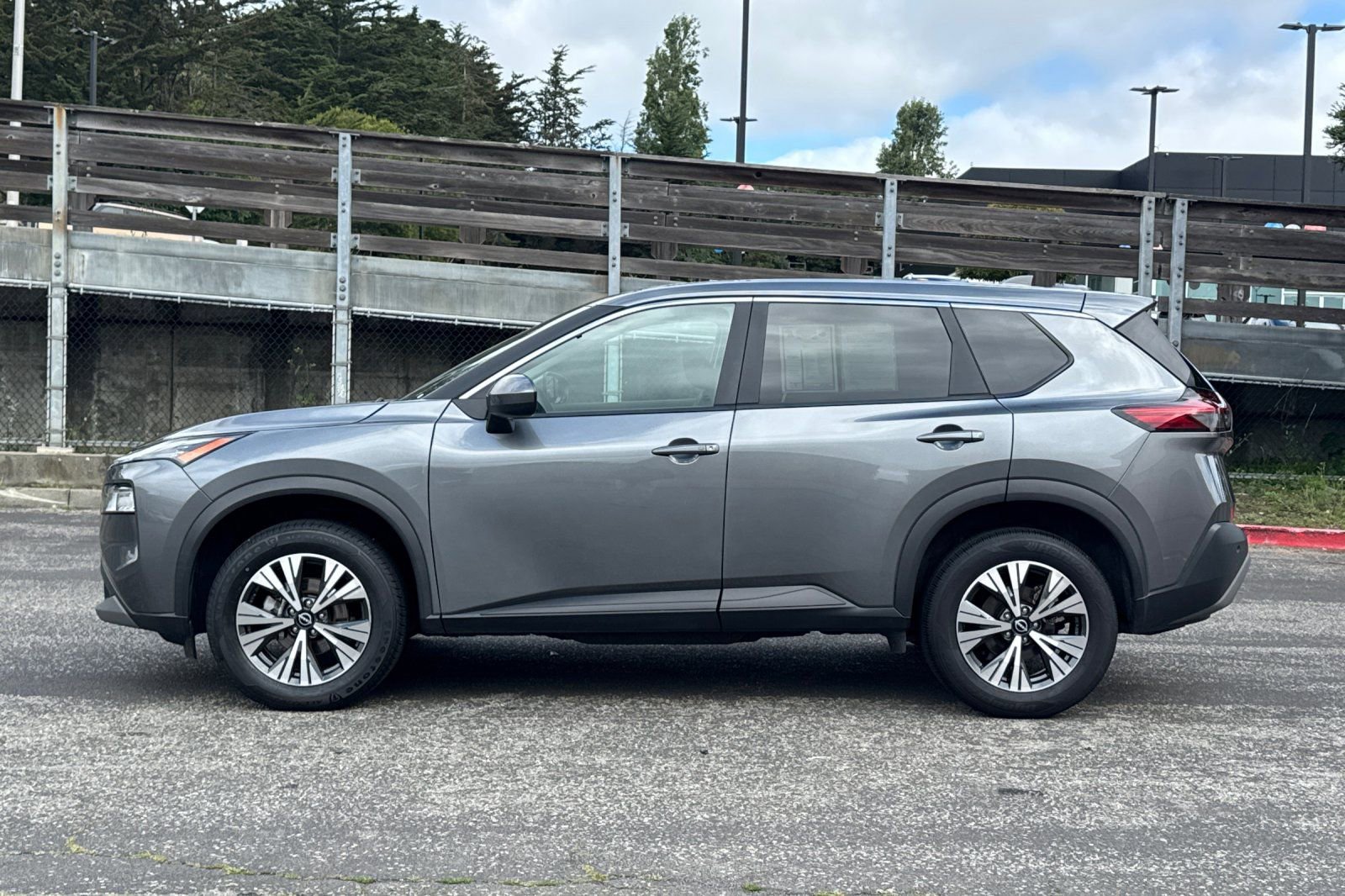 Used 2023 Nissan Rogue SV AWD/4WD image 8