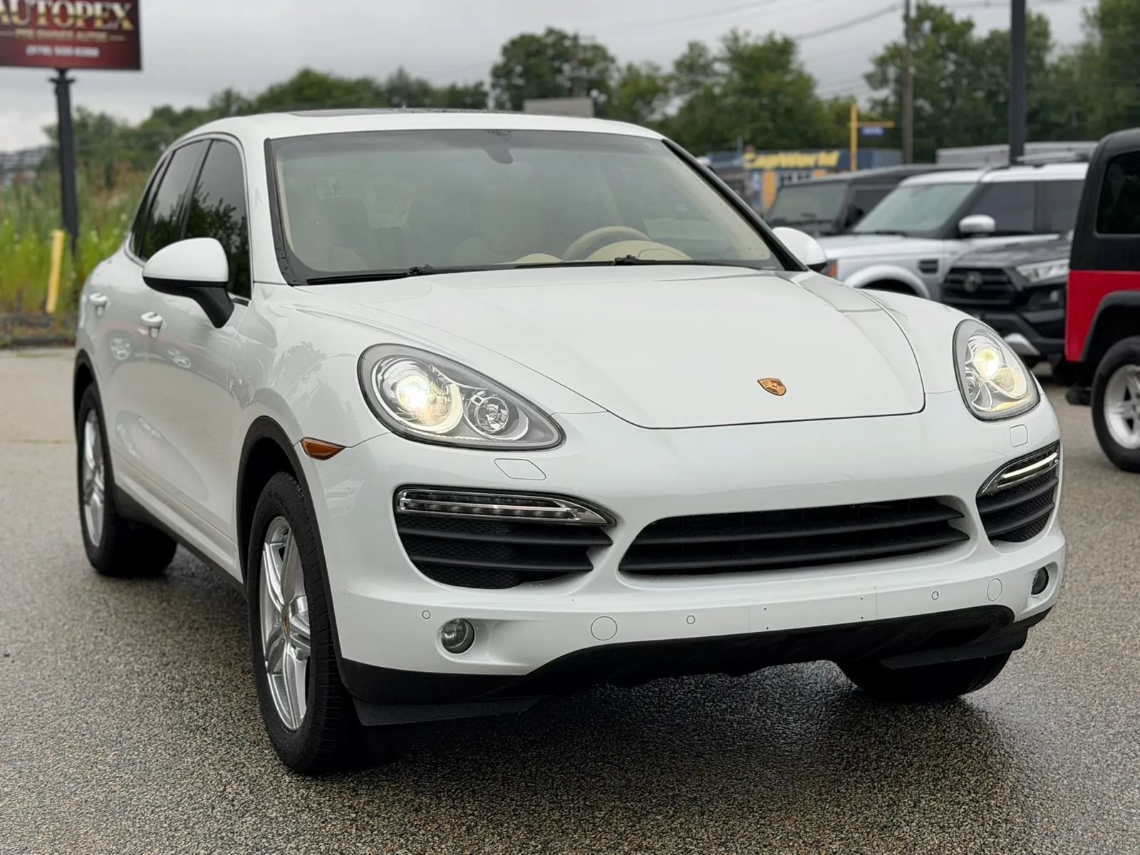 Used 2014 Porsche Cayenne S AWD/4WD image 7