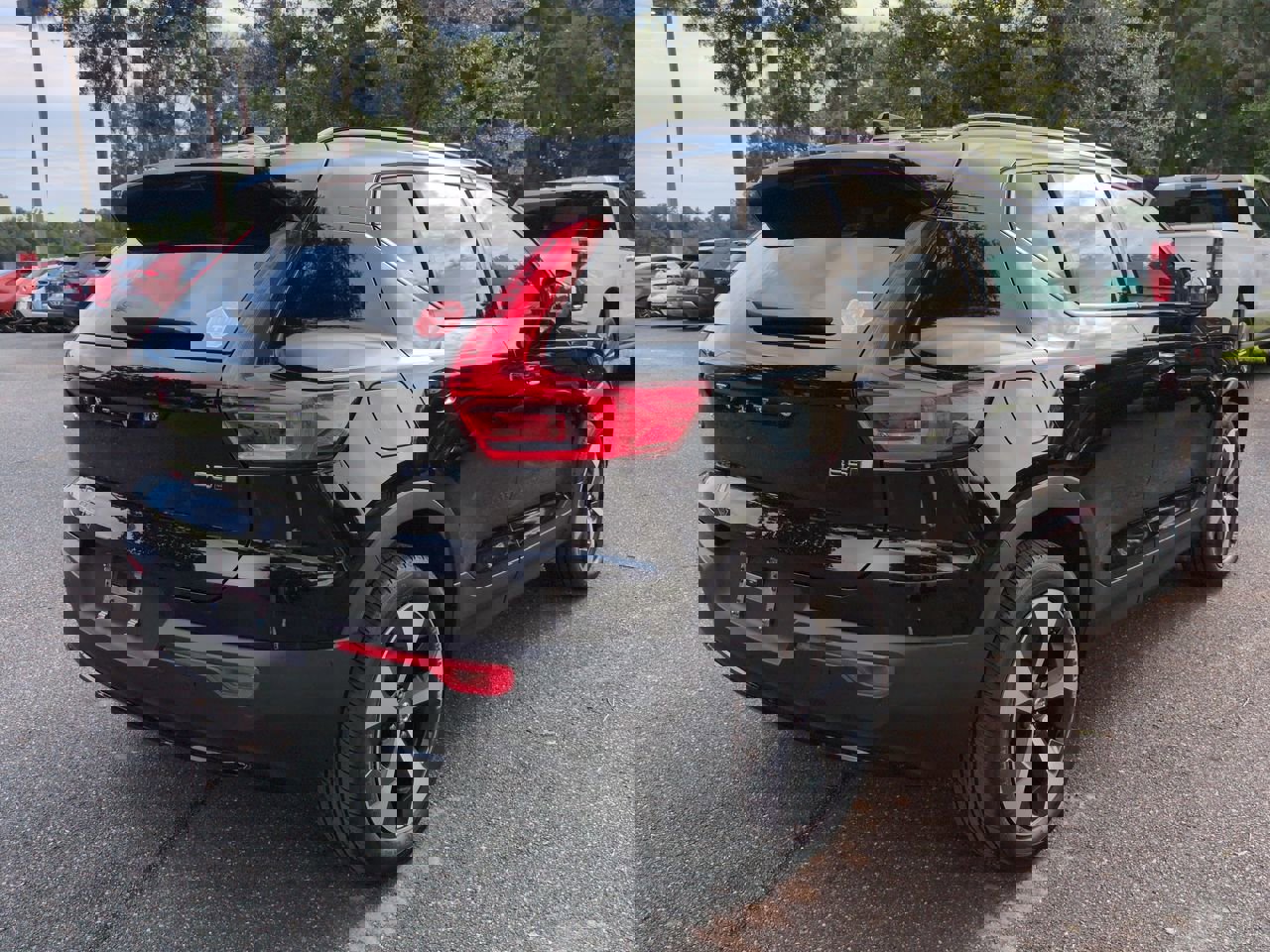 New 2025 Volvo XC40 B5 Plus w/ Protection Package Premier image 4