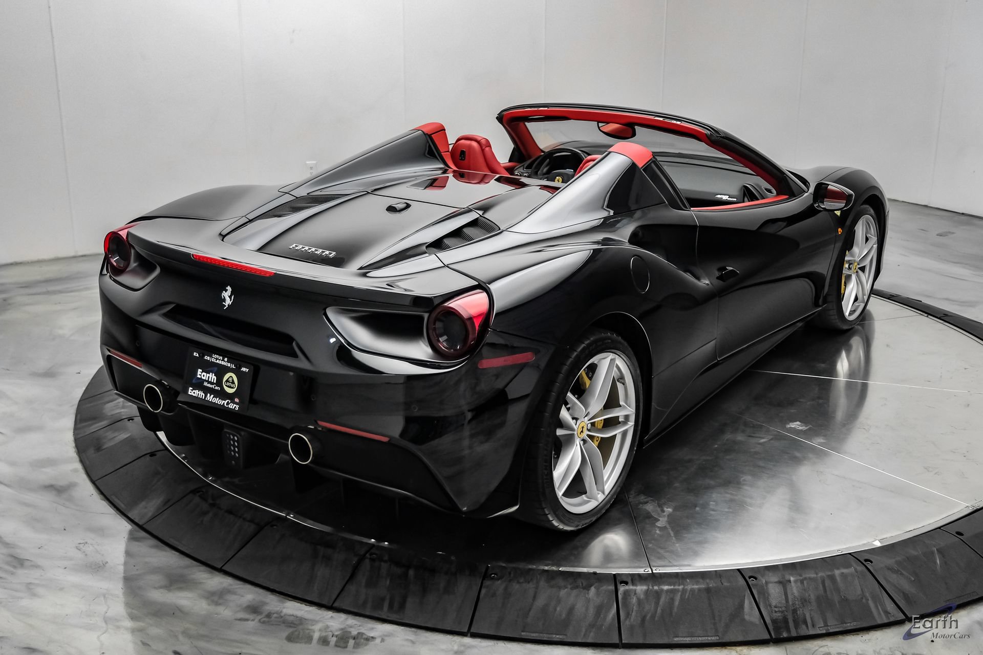 Used 2018 Ferrari 488 Spider RWD image 24