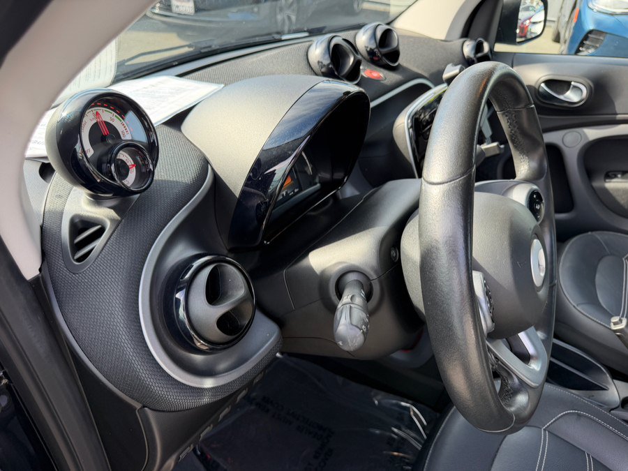 Used 2018 smart fortwo electric drive RWD image 9