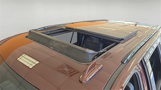 Used 2023 GMC Yukon AT4 w/ AT4 Premium Package image 31