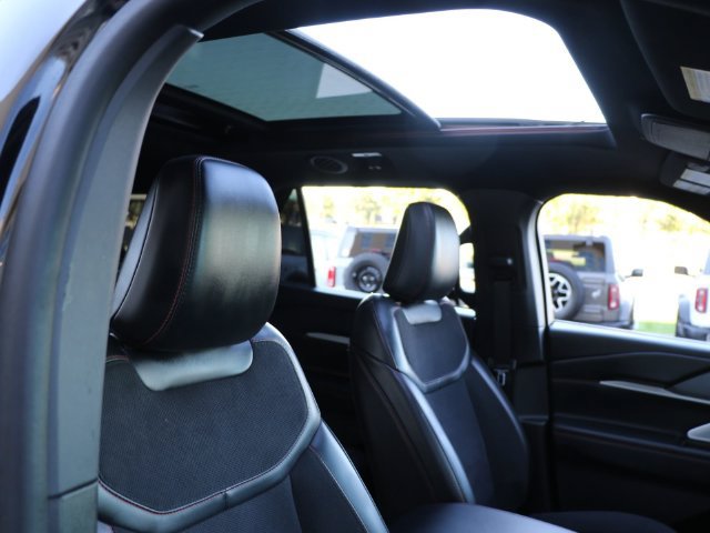 Used 2025 Ford Explorer ST w/ Sun And Sound Package AWD/4WD image 11
