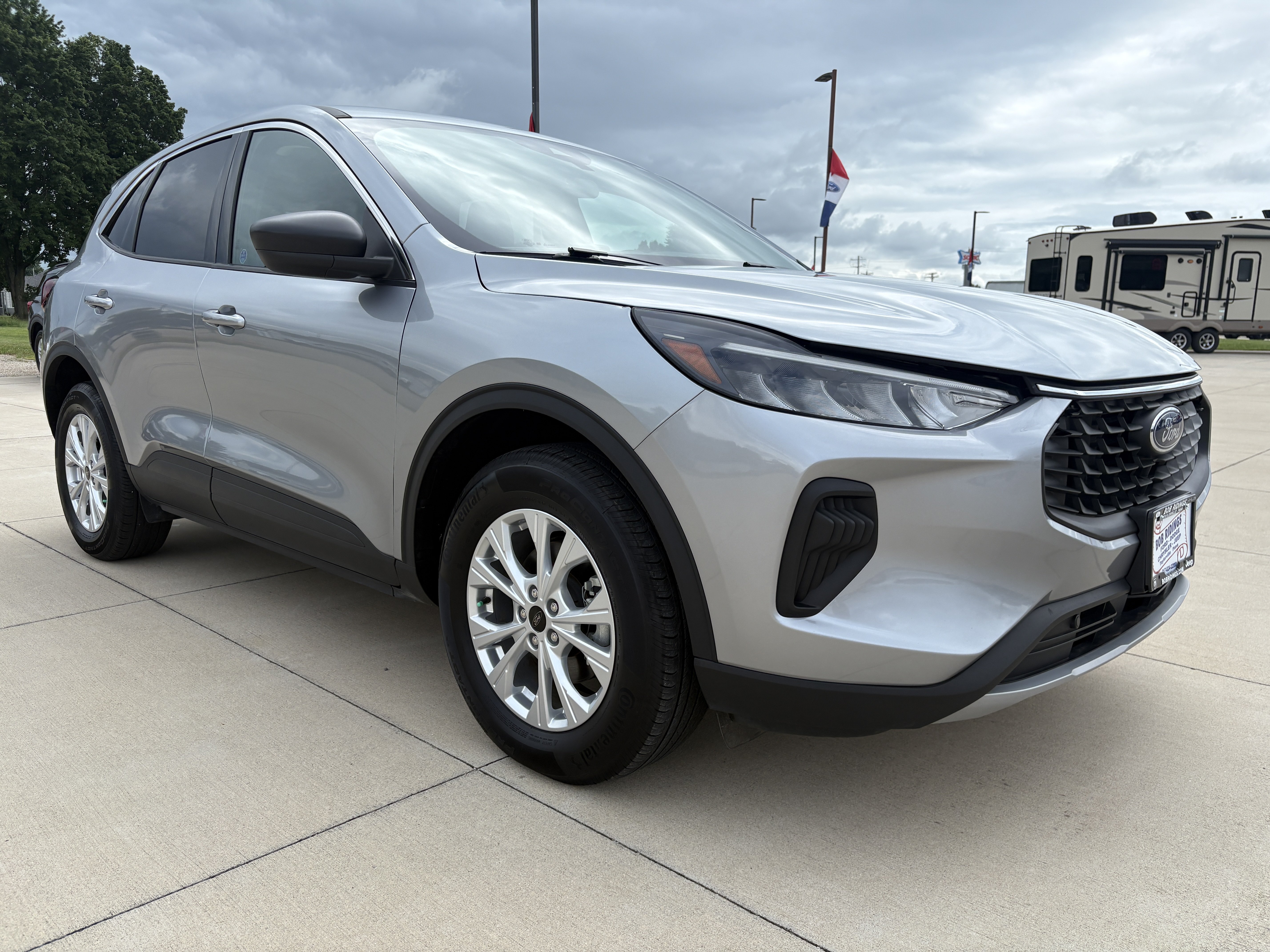 Used 2024 Ford Escape Active AWD/4WD image 2