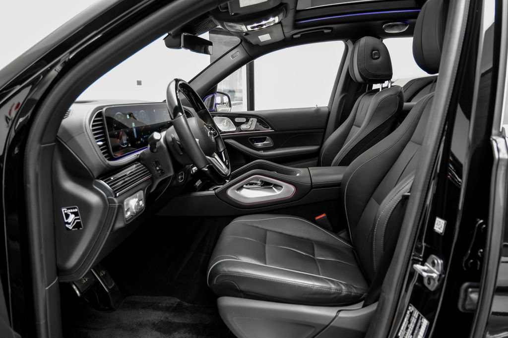Used 2021 Mercedes-Benz Maybach GLS 600 4MATIC image 6