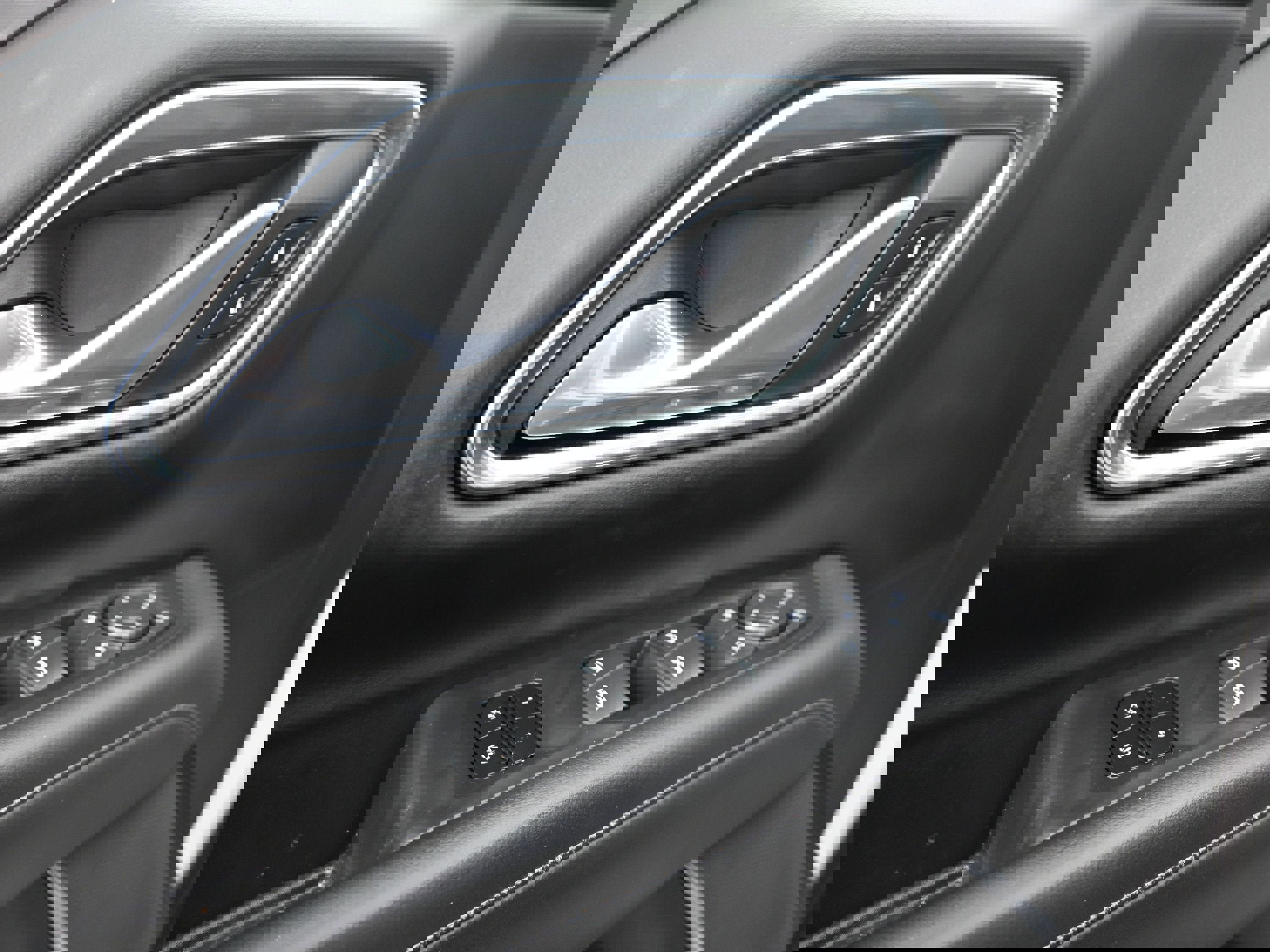 Used 2023 Chevrolet Tahoe Z71 w/ Luxury Package image 26