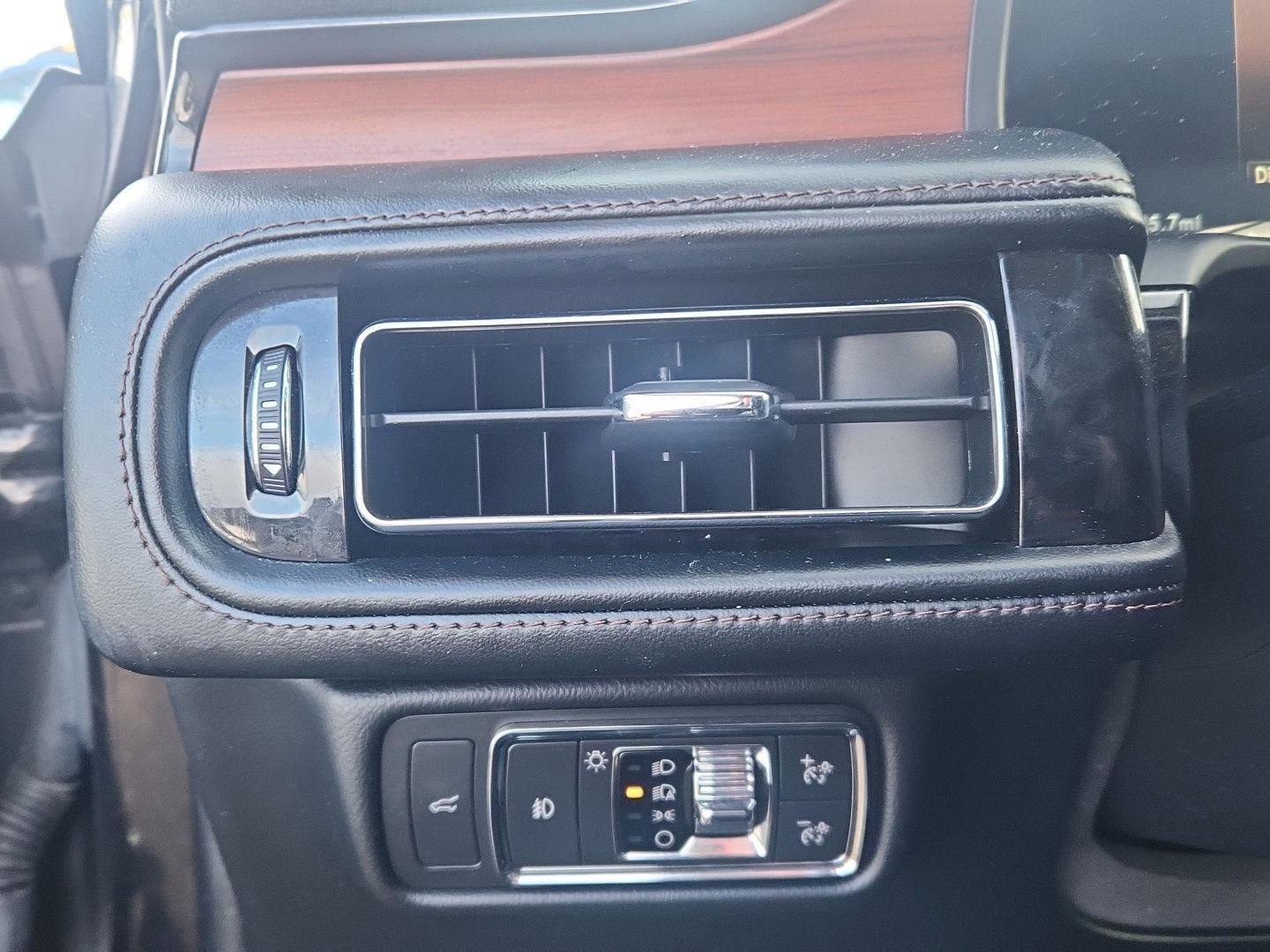 Used 2021 Lincoln Aviator Reserve w/ Equipment Group 201A image 17