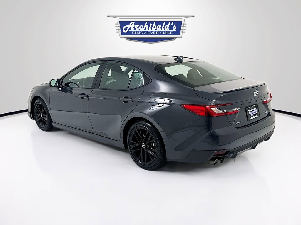 Used 2025 Toyota Camry SE image 6
