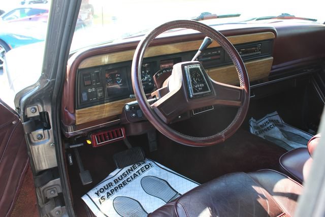 Used 1990 Jeep Grand Wagoneer AWD/4WD image 22