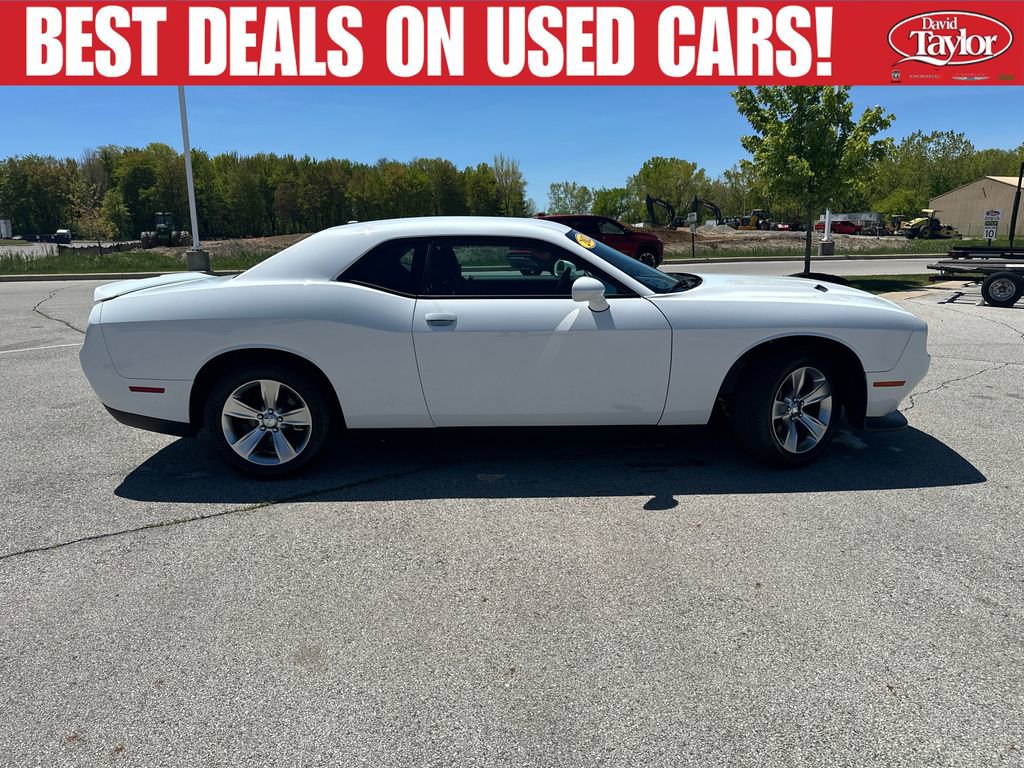 Used 2021 Dodge Challenger SXT RWD image 2