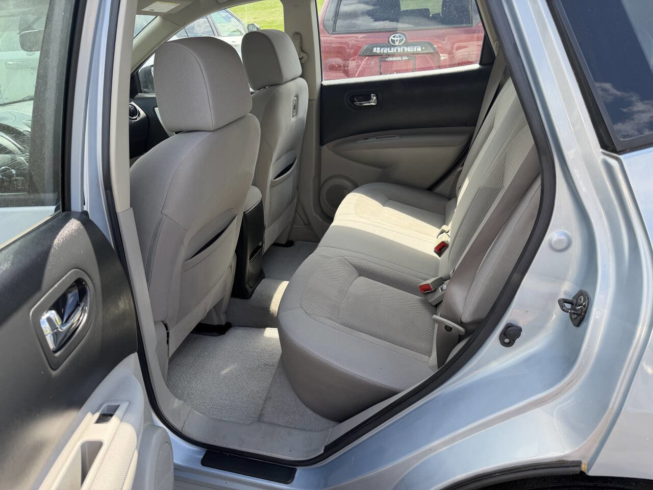 Used 2015 Nissan Rogue S w/ Convenience Package image 9