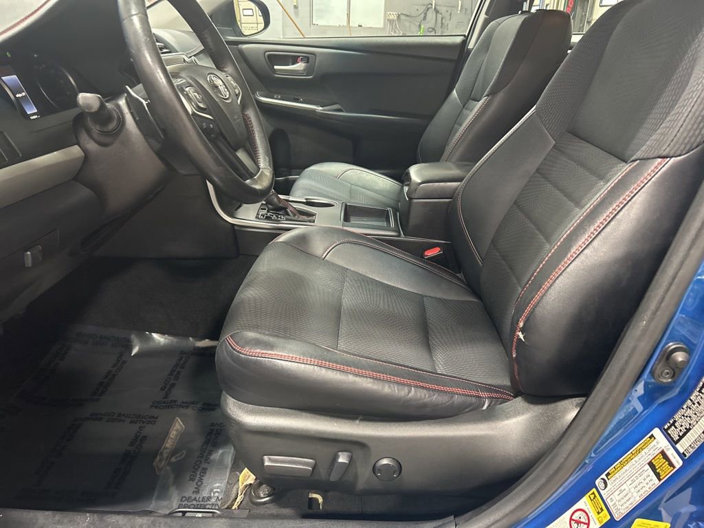 Used 2017 Toyota Camry SE image 14
