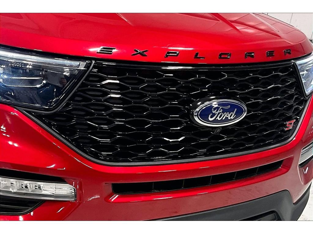 Used 2023 Ford Explorer ST image 32