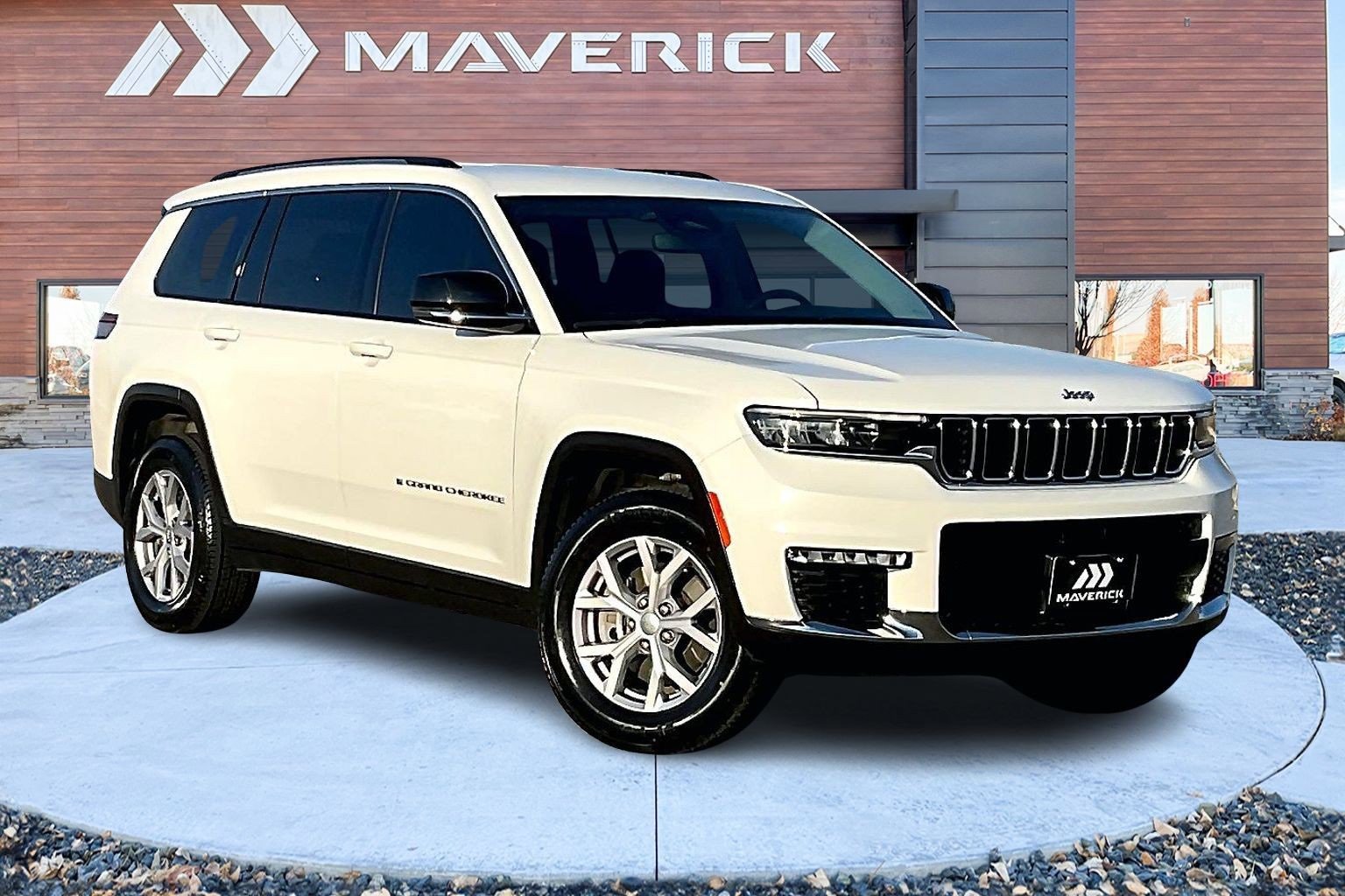 Used 2022 Jeep Grand Cherokee L Limited w/ Trailer Tow Group (B) image 1