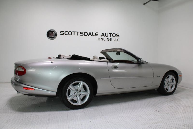 Used 1999 Jaguar XK8 Convertible RWD image 9