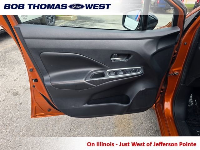 Used 2021 Nissan Versa SR w/ Convenience Package image 9