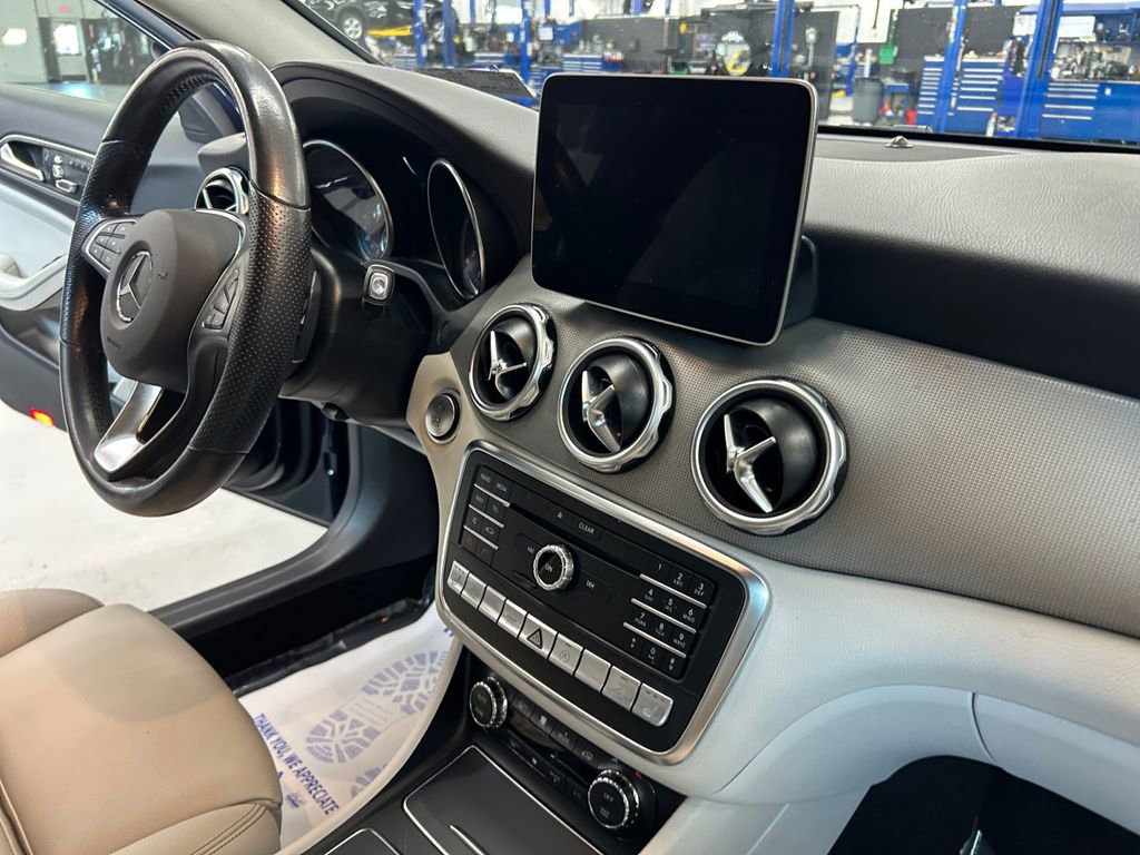 Used 2019 Mercedes-Benz GLA 250 4MATIC image 27