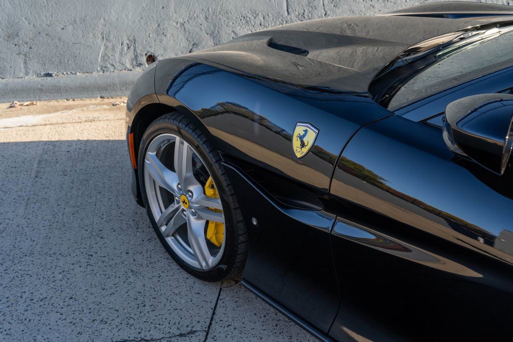 Used 2019 Ferrari Portofino image 12