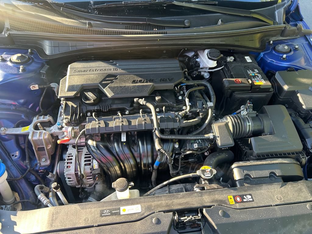 Used 2024 Hyundai Elantra Limited FWD image 16