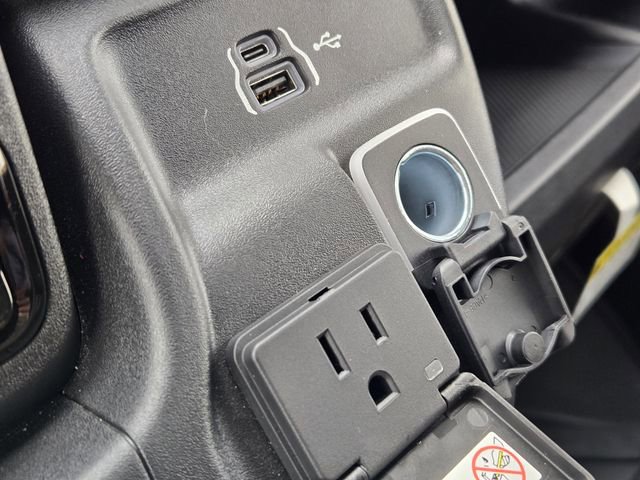 Used 2025 RAM ProMaster 2500 w/ Premium Convenience Group image 20