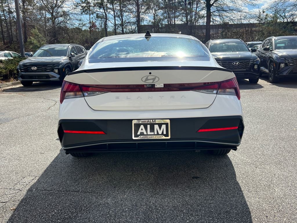 New 2025 Hyundai Elantra Sport image 6