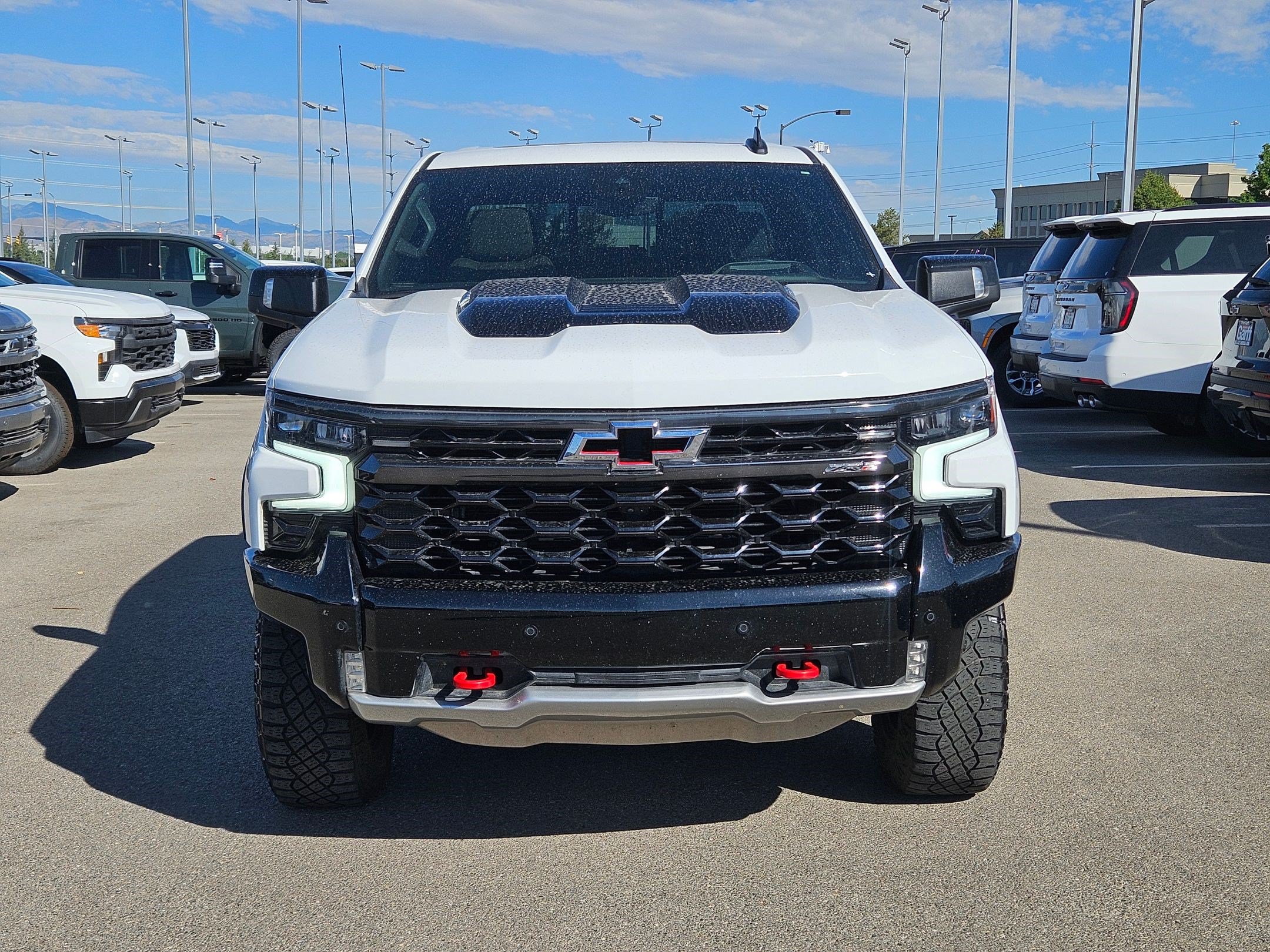 Used 2025 Chevrolet Silverado 1500 ZR2 w/ Technology Package AWD/4WD image 9