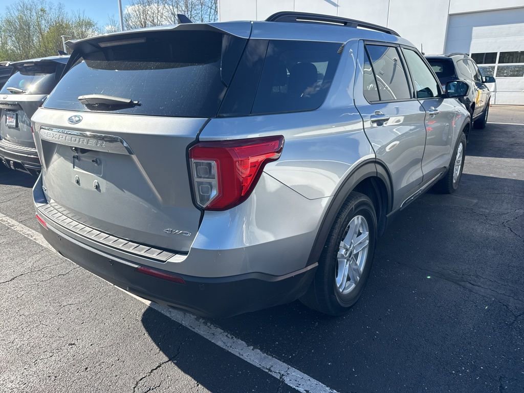 Used 2021 Ford Explorer XLT AWD/4WD image 4