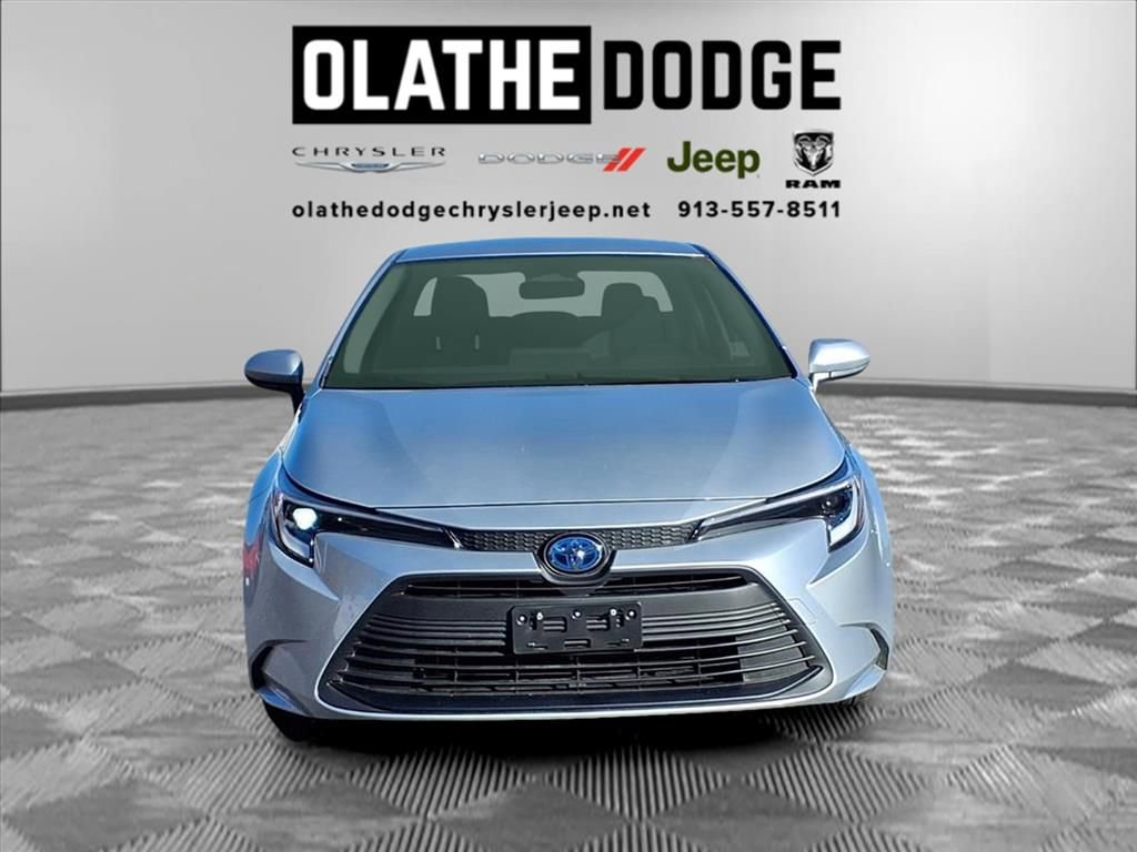 Used 2025 Toyota Corolla XLE image 31