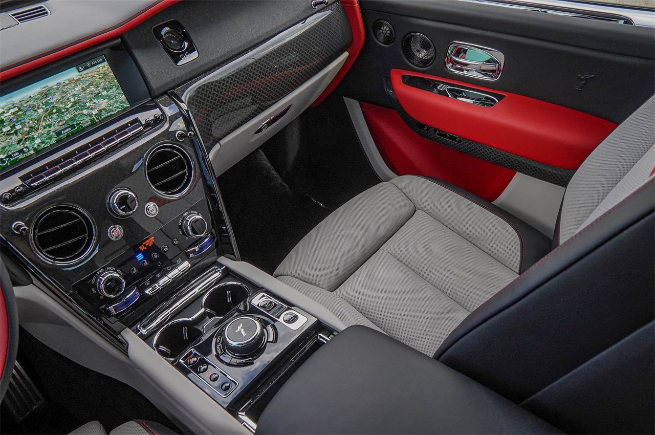 Certified 2024 Rolls-Royce Cullinan Black Badge w/ Dark Exterior Package image 40