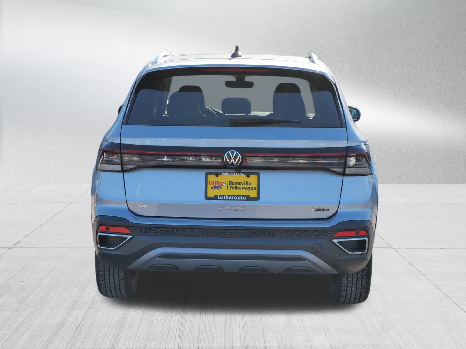 Certified 2025 Volkswagen Taos SE image 6