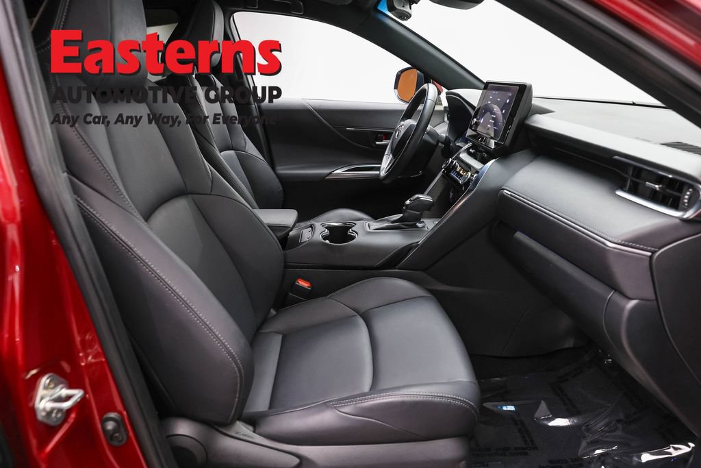 Used 2024 Toyota Venza LE AWD/4WD image 25