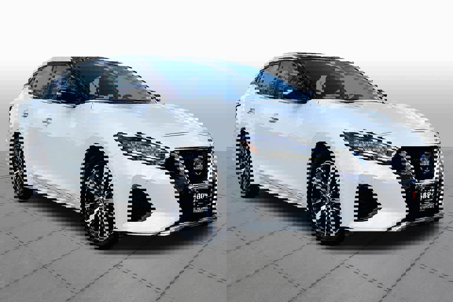 Used 2023 Nissan Maxima SL image 3