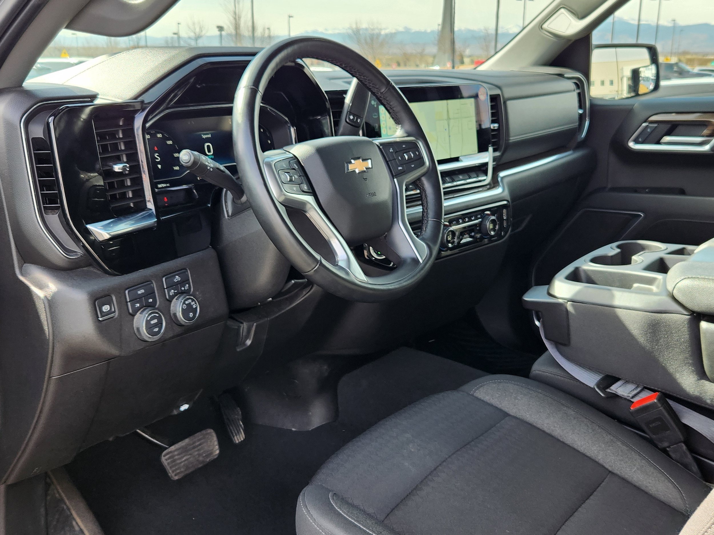 Used 2025 Chevrolet Silverado 1500 LT AWD/4WD image 8
