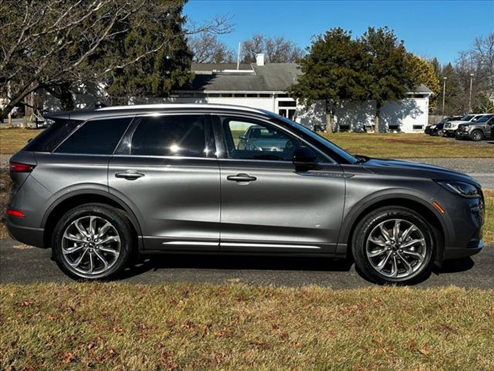 Used 2021 Lincoln Corsair AWD w/ Premium Package image 3