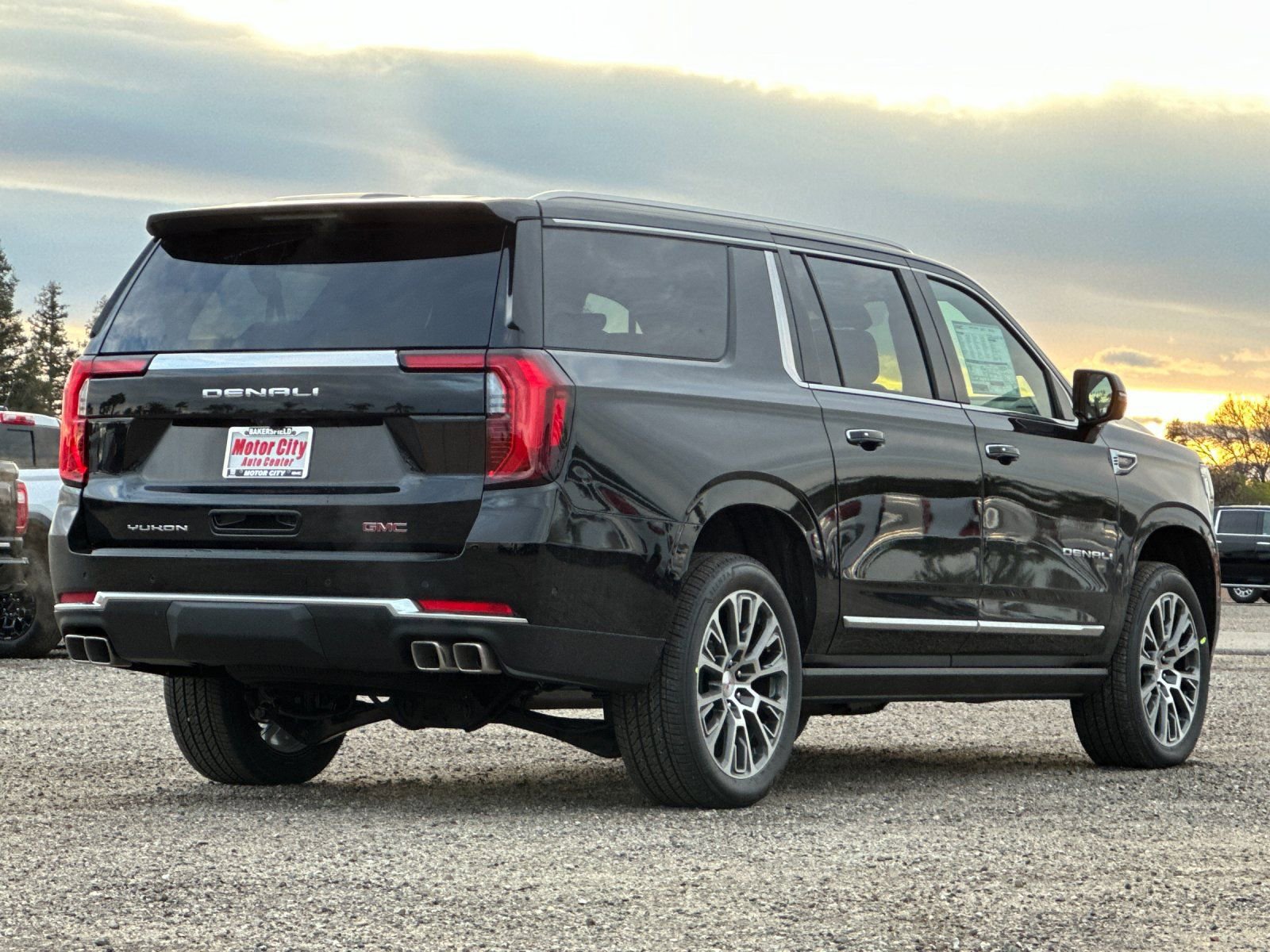 New 2026 GMC Yukon XL Denali w/ Sun & Power Step Package AWD/4WD image 4