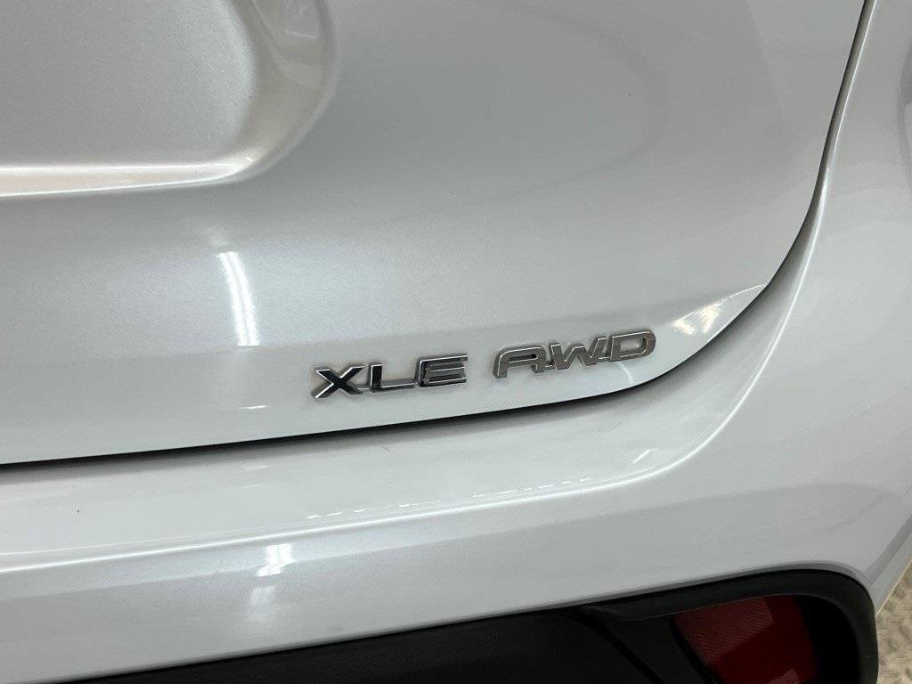 Used 2022 Toyota Highlander XLE image 10