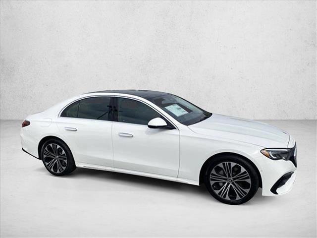 Used 2025 Mercedes-Benz E 350 4MATIC Sedan image 7