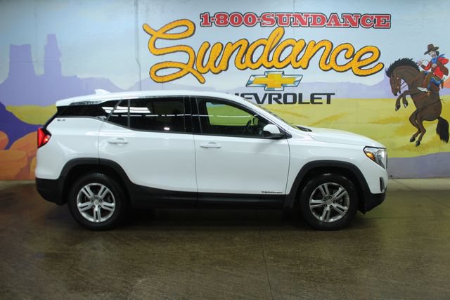 Used 2020 GMC Terrain SLE FWD image 1
