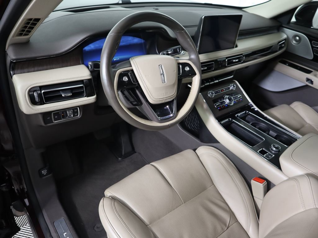 Used 2020 Lincoln Aviator Reserve w/ Equipment Group 202A image 9