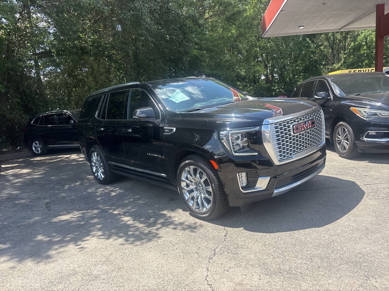 Used 2022 GMC Yukon Denali w/ Denali Ultimate Package AWD/4WD image 4