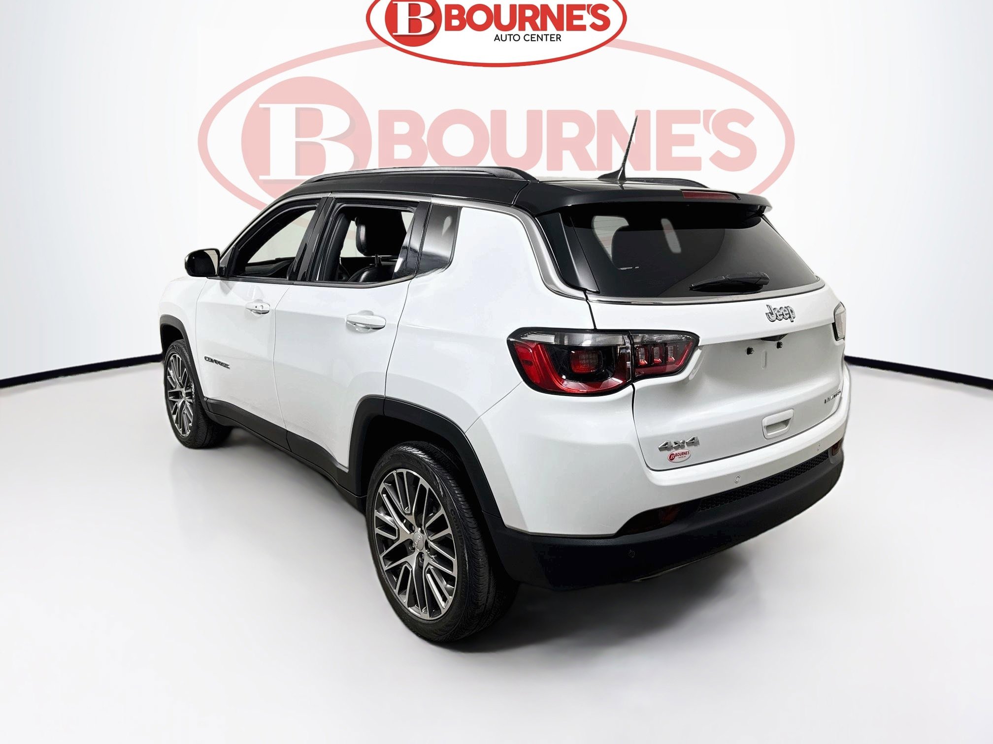 Used 2023 Jeep Compass Limited w/ Elite Group AWD/4WD image 9