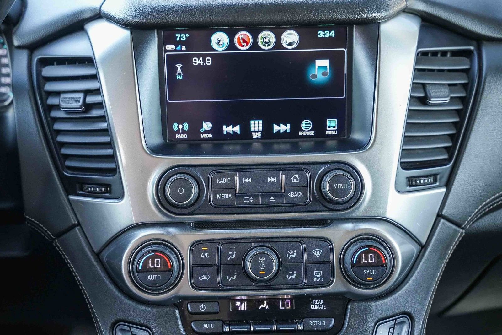 Used 2020 Chevrolet Suburban LT image 14