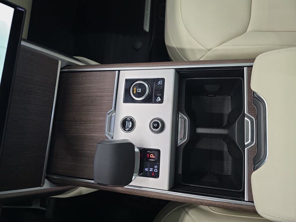 New 2027 Land Rover Range Rover Long Wheelbase SE AWD/4WD image 18